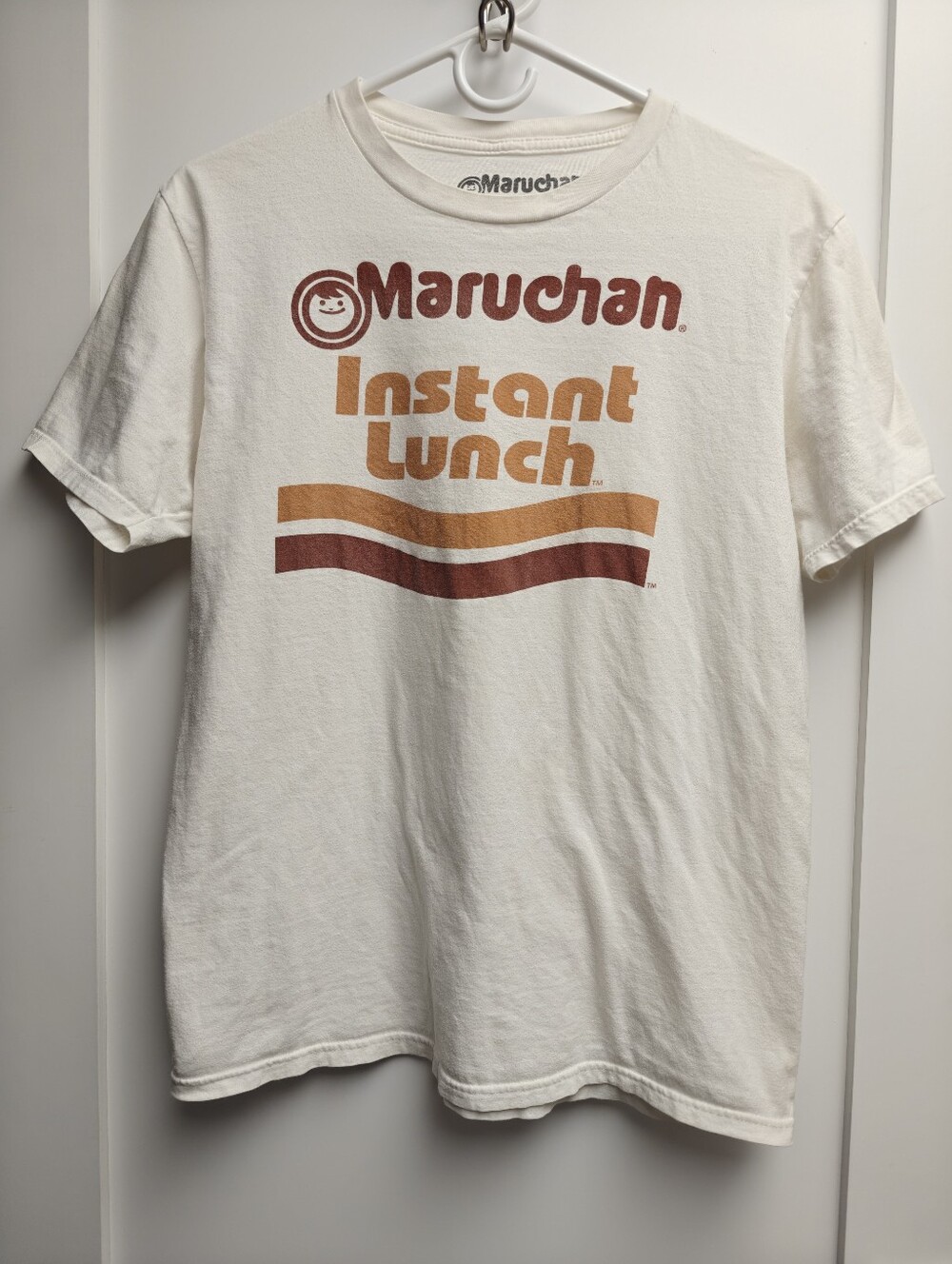 Maruchan Instant Lunch Graphic Logo Print White crewneck t-shirt Size M